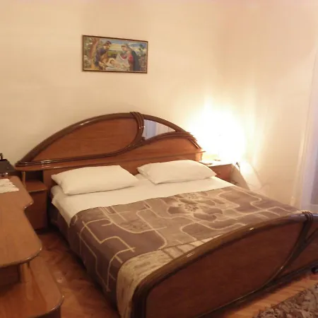 And Sandy Beach - Afordable With Parking Guest house