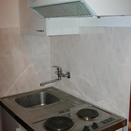 Guest house And Sandy Beach - Afordable With Parking Vlasici